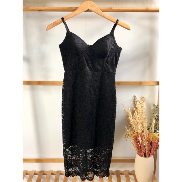 Lulus Dresses & Skirts - Lulus Versailles Black Lace Bodycon Midi Dress